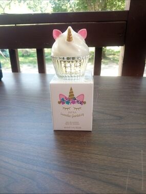 JAFRA Sweetie Fantasy Unicorn Cupcake Perfume - White, Pink & Gold